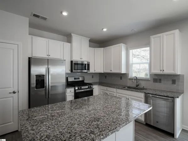 $1,660 | 107 Roudwood Drive, Simpsonville, SC 29680