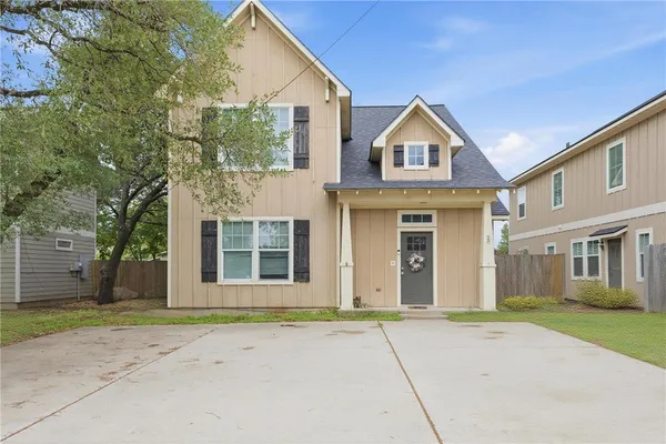 $559,000 | 205 B Sterling Street, College Station, TX 77840