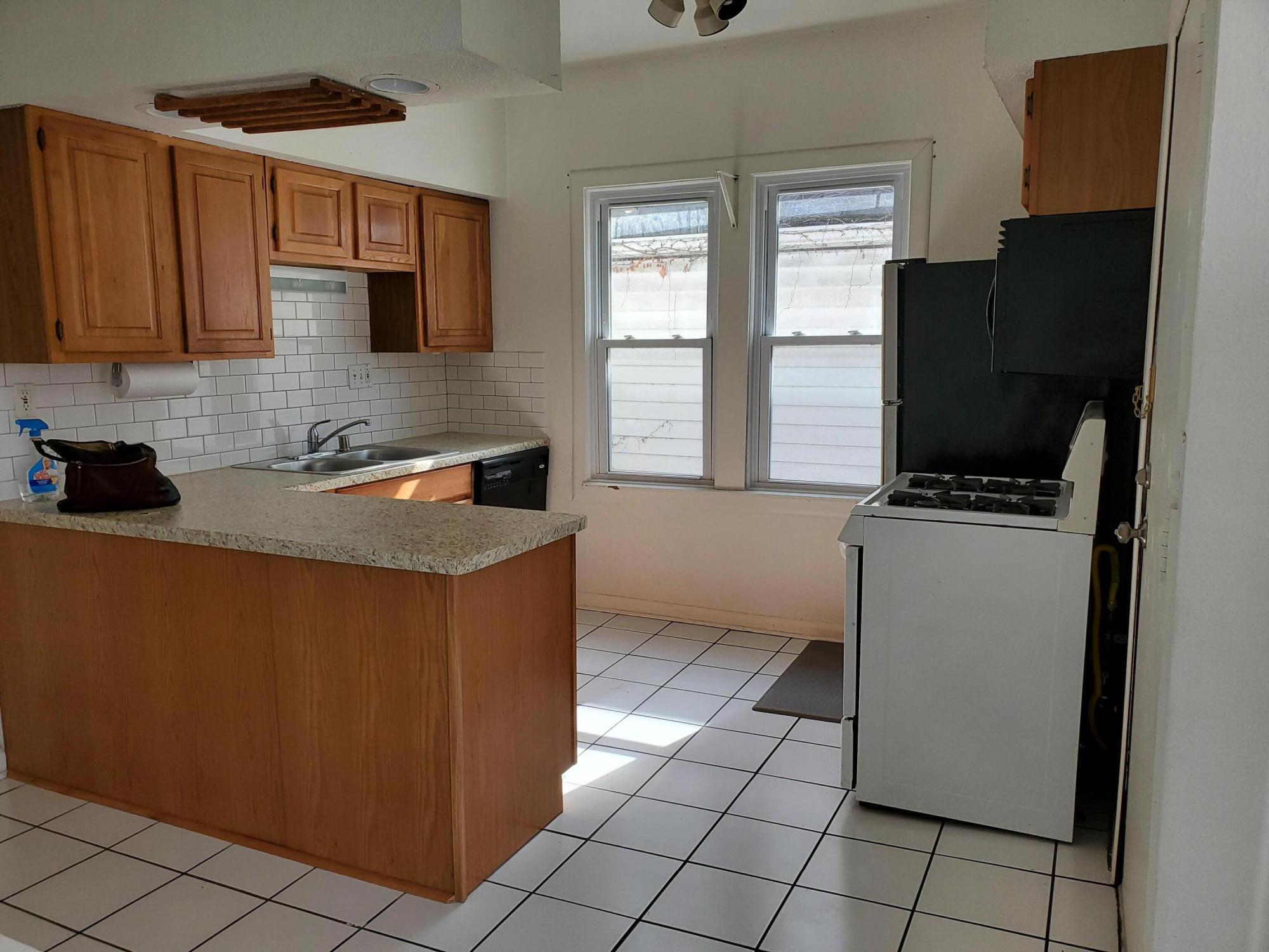 2425 North Cramer Street Milwaukee, WI 53211 - Photo 8 of 14 Cramer-Kit3