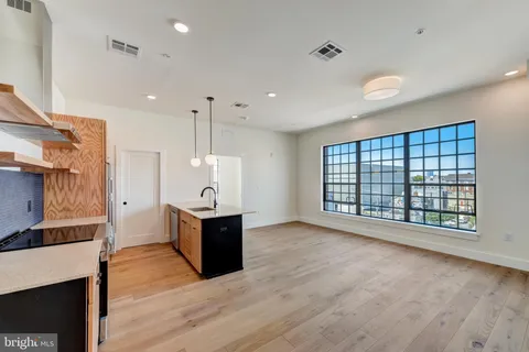 $1,200 | 1701-15 North 2nd Street, Unit 210, Philadelphia, PA 19122