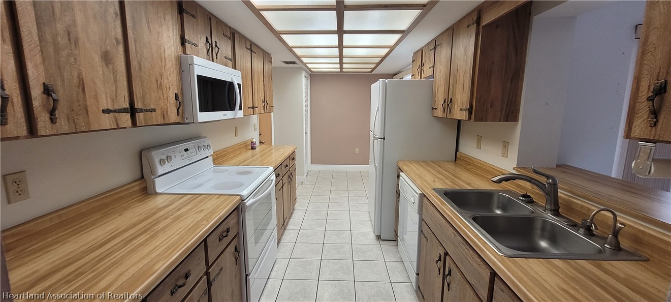 117 Citrus Road Northeast Lake Placid, FL 33852 - Photo 9 of 29