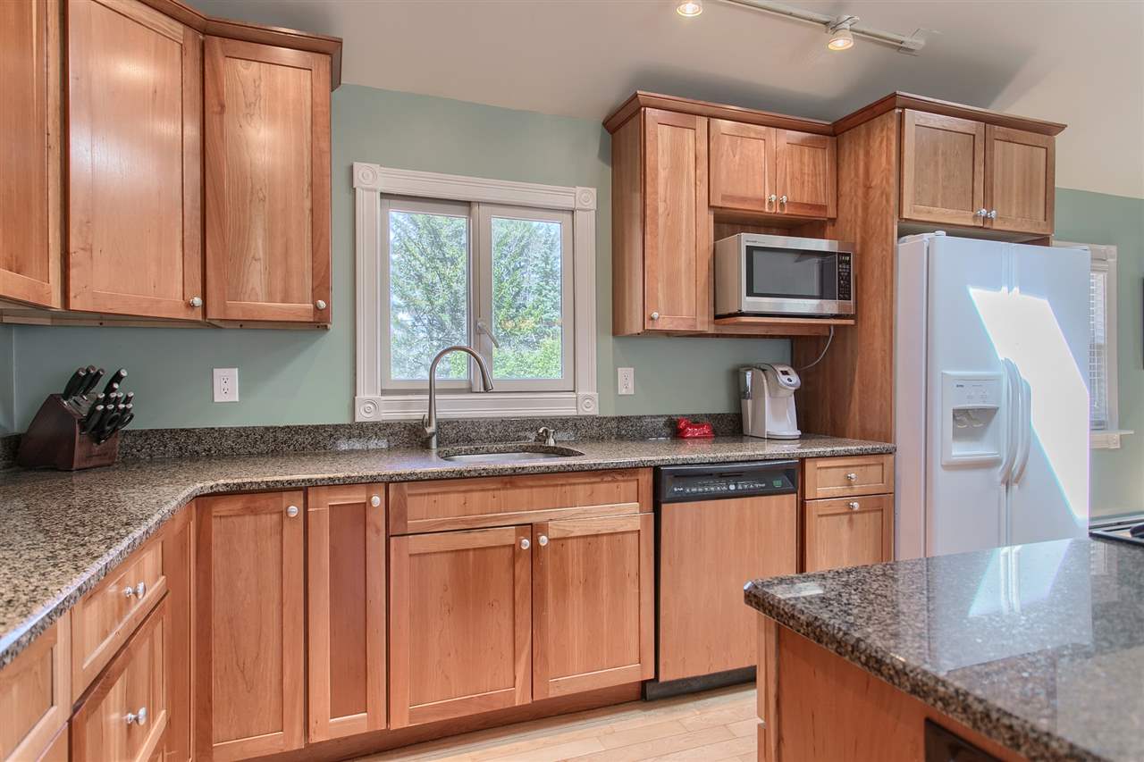 2 Springview Terrace Plaistow, NH 03865 - Photo 6 of 40 Gallery Image 6