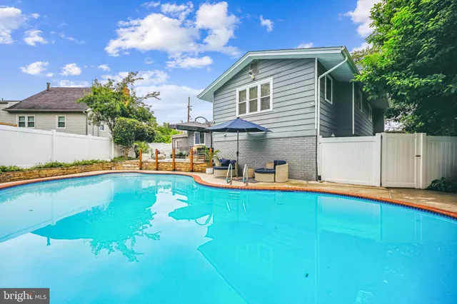 $1,275,000 | 11700 Seven Locks Road, Potomac, MD 20854