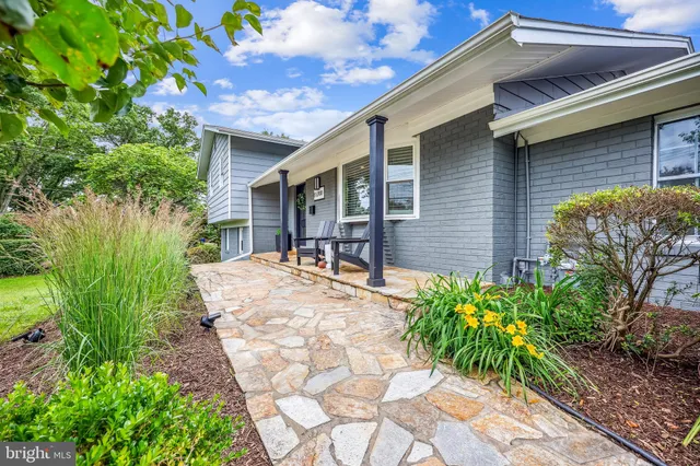 $1,275,000 | 11700 Seven Locks Road, Potomac, MD 20854