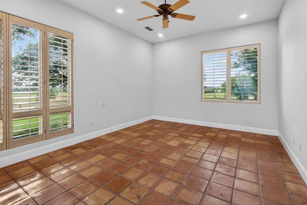 701 West Walcott Street Pilot Point, TX 76258 - Photo 34 of 39 Gallery Image 34