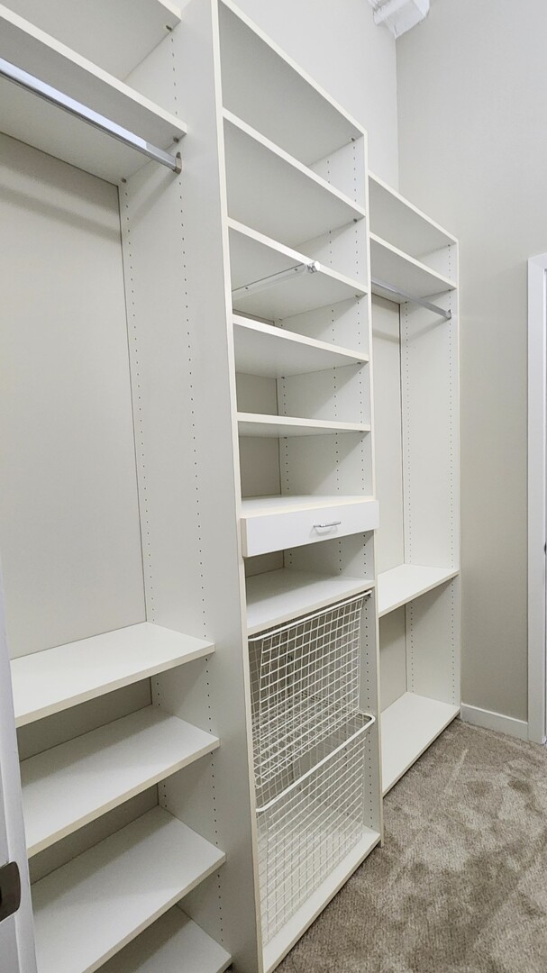 333 West Hubbard Street, Unit 607 Chicago, IL 60654 - Photo 8 of 15 a view of an empty walk in closet