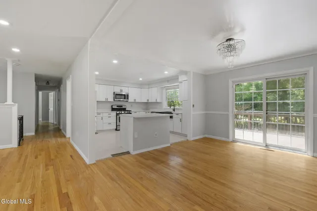 $399,000 | 859 Hereford Way, Niskayuna, NY 12309