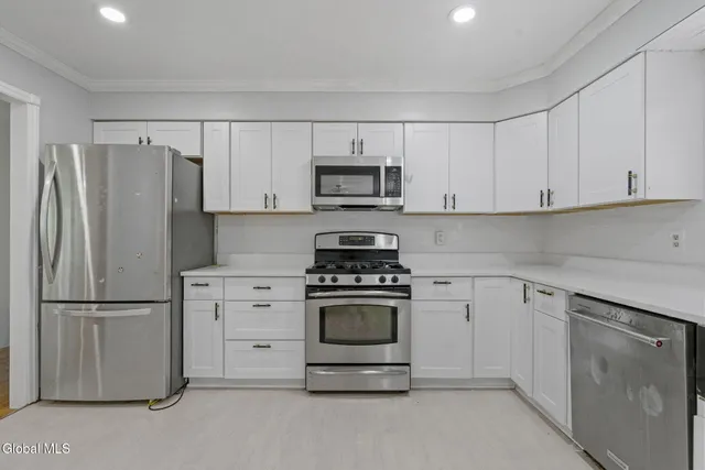 $399,000 | 859 Hereford Way, Niskayuna, NY 12309