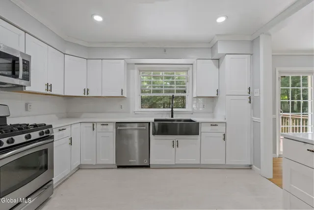 $399,000 | 859 Hereford Way, Niskayuna, NY 12309