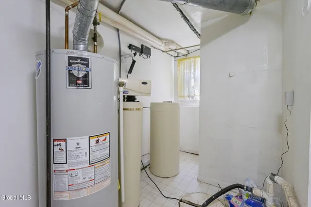 $399,000 | 859 Hereford Way, Niskayuna, NY 12309