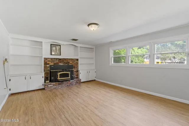 $399,000 | 859 Hereford Way, Niskayuna, NY 12309