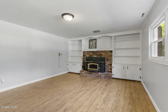 $399,000 | 859 Hereford Way, Niskayuna, NY 12309