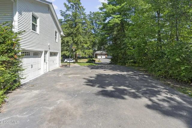 $399,000 | 859 Hereford Way, Niskayuna, NY 12309