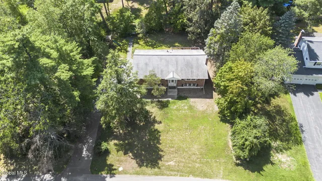 $399,000 | 859 Hereford Way, Niskayuna, NY 12309