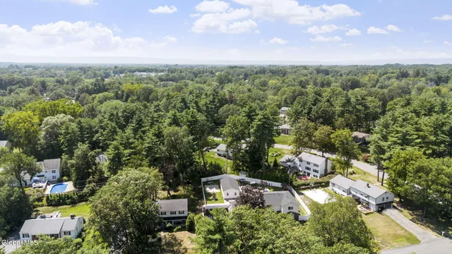 $399,000 | 859 Hereford Way, Niskayuna, NY 12309