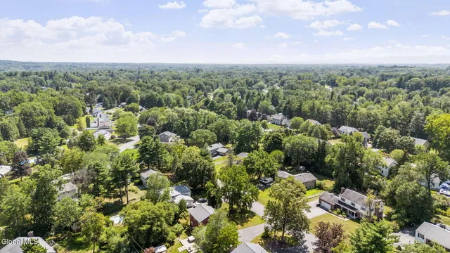 $399,000 | 859 Hereford Way, Niskayuna, NY 12309