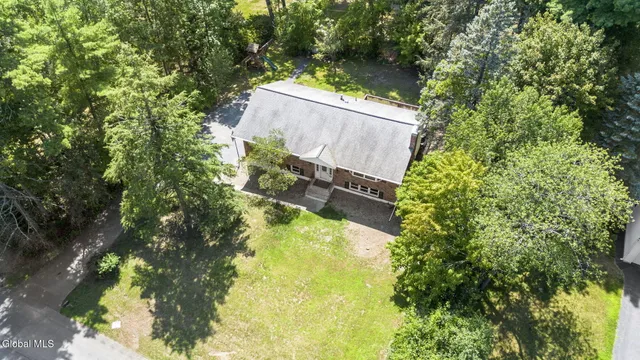 $399,000 | 859 Hereford Way, Niskayuna, NY 12309