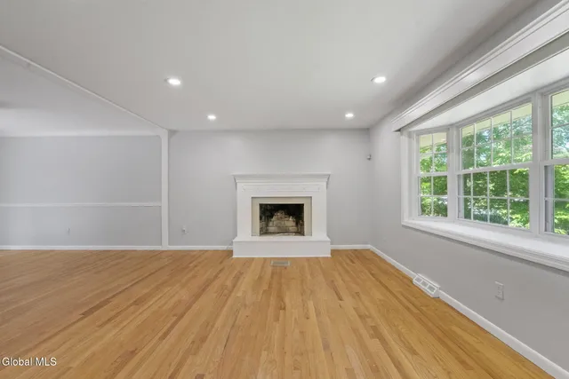 $399,000 | 859 Hereford Way, Niskayuna, NY 12309