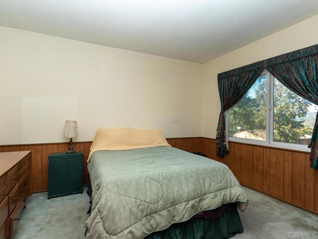 210 South Orange Avenue Fallbrook, CA 92028 - Photo 14 of 40 Guest Bedroom