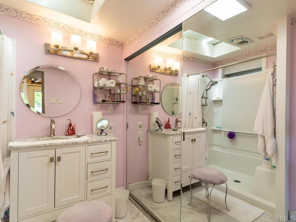 210 South Orange Avenue Fallbrook, CA 92028 - Photo 18 of 40 Additional Primary Bathroom Area