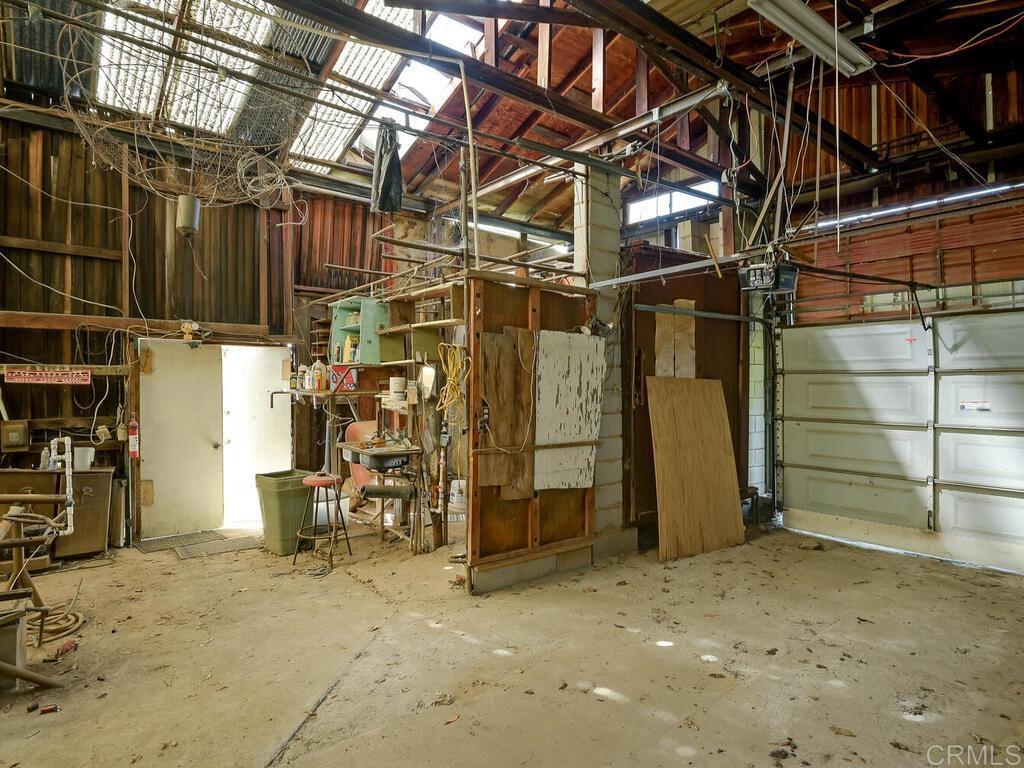 210 South Orange Avenue Fallbrook, CA 92028 - Photo 28 of 40 Barn
