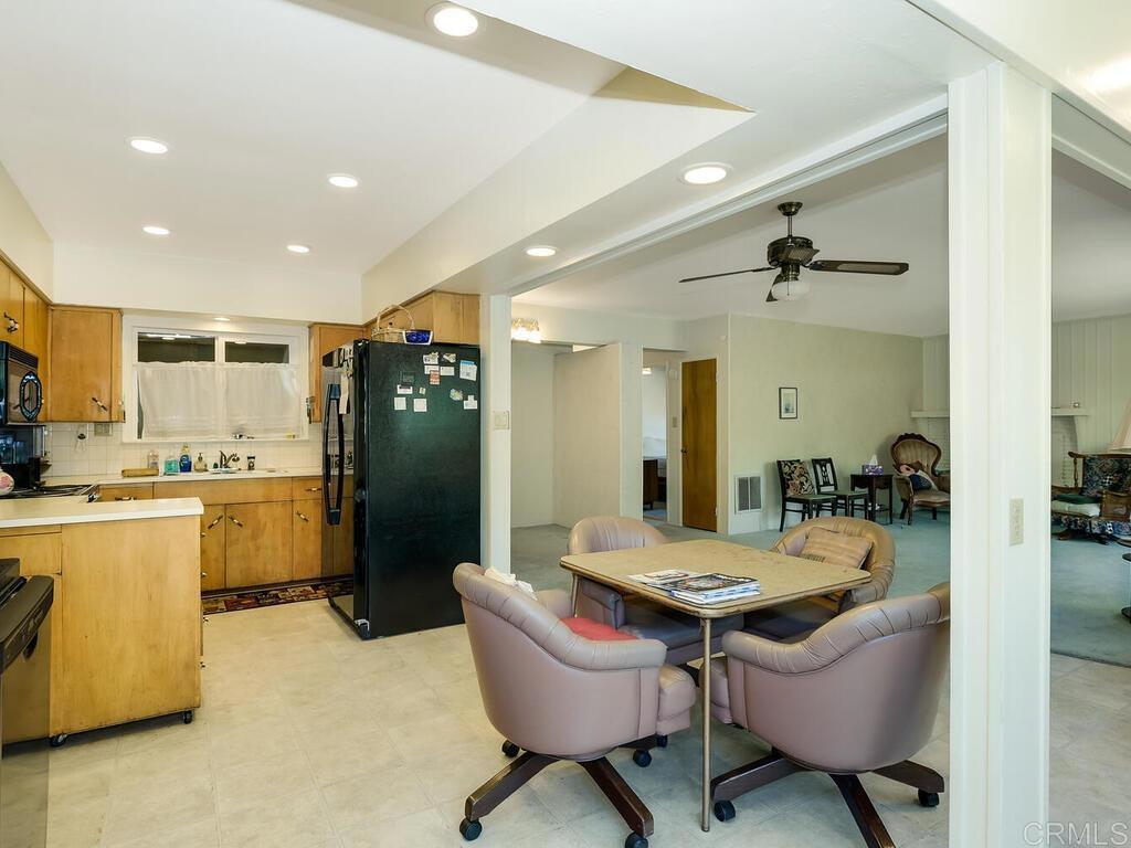 210 South Orange Avenue Fallbrook, CA 92028 - Photo 8 of 40 Dining Area