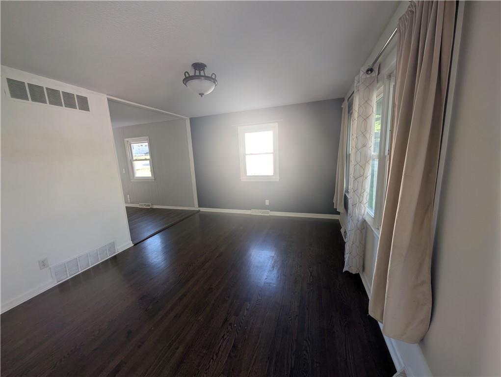 4204 South Mccoy Street Independence, MO 64055 - Photo 4 of 15