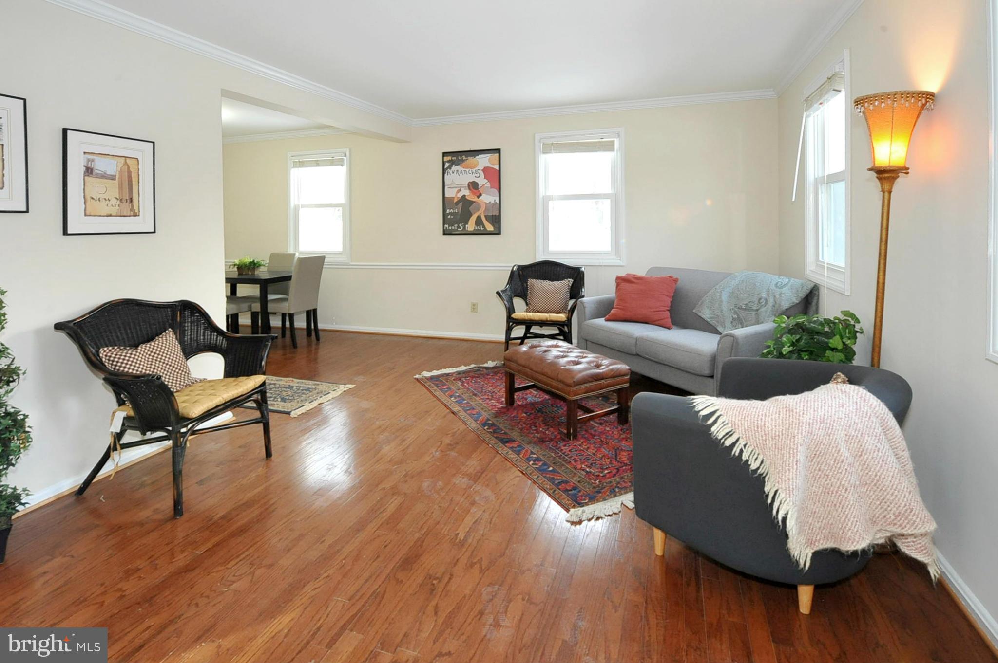 10201 Carson Place Silver Spring, MD 20901 - Photo 2 of 17 Living Room