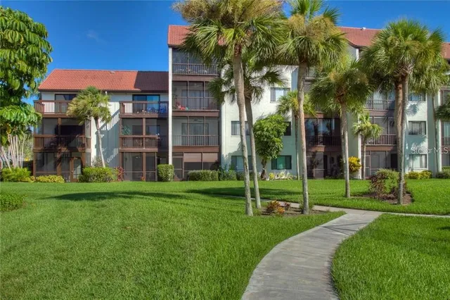$4,500 | 1622 Stickney Point Road, Unit 22202, Sarasota, FL 34231