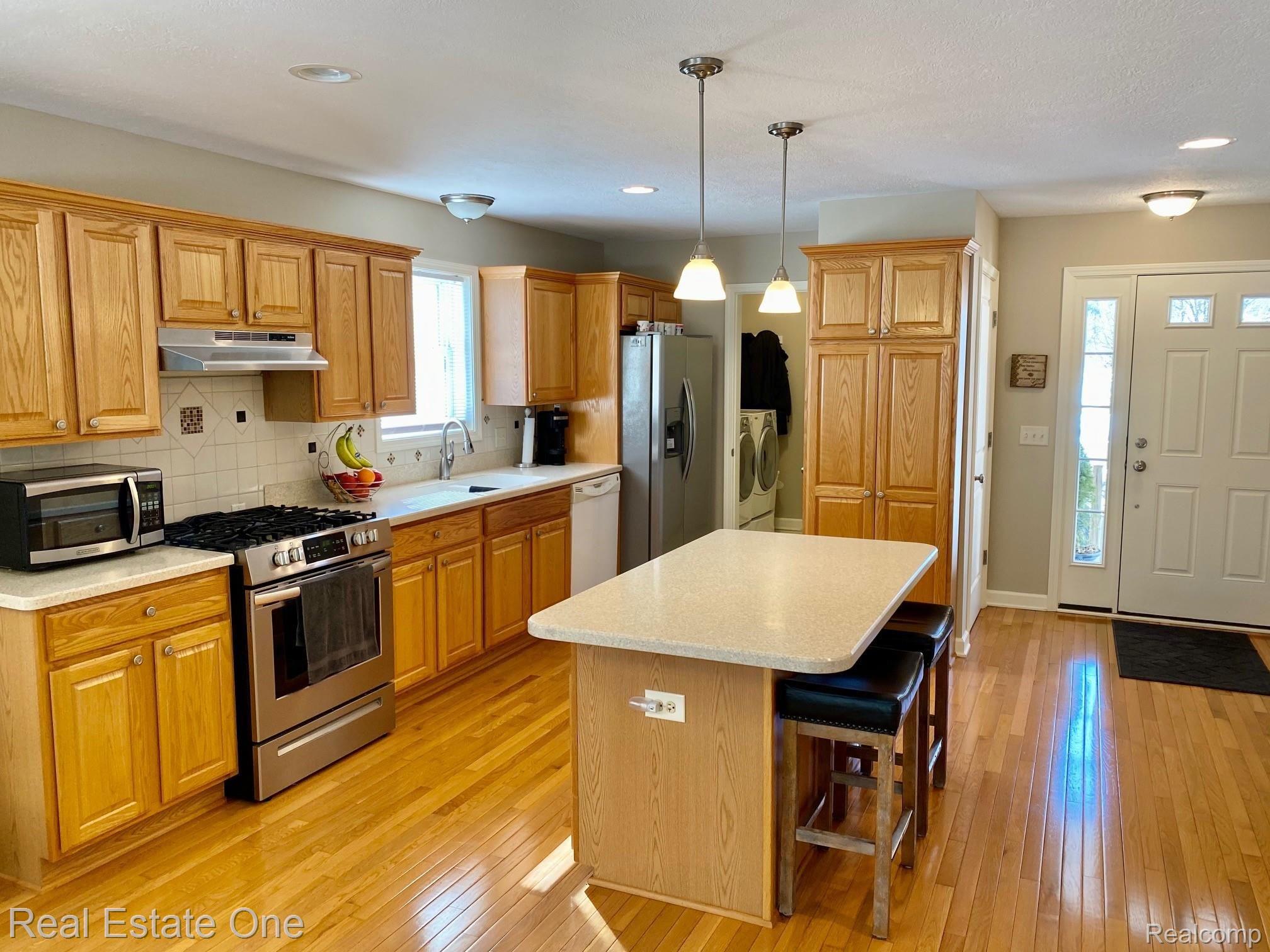 4005 Eastbridge Road, Unit 3 Stockbridge, MI 49285 - Photo 4 of 27 IMG_1668.jpg