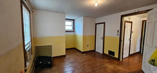 $1 | 7743 West 400 North, Pennville, IN 47369