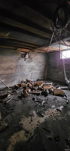 $1 | 7743 West 400 North, Pennville, IN 47369