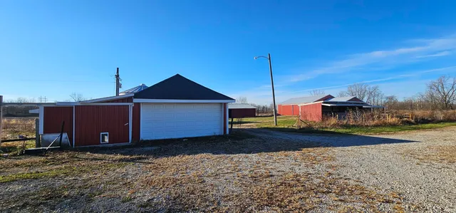 $1 | 7743 West 400 North, Pennville, IN 47369