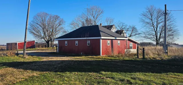 $1 | 7743 West 400 North, Pennville, IN 47369