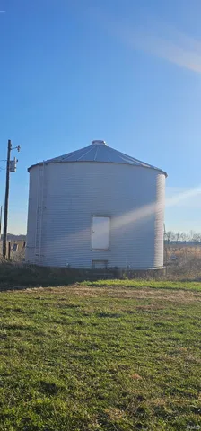 $1 | 7743 West 400 North, Pennville, IN 47369