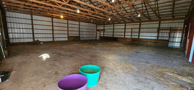 $1 | 7743 West 400 North, Pennville, IN 47369