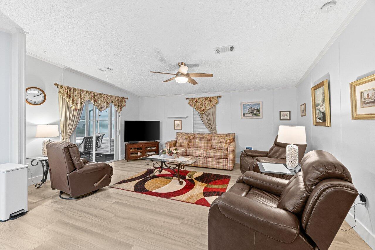 1541 Southwest 65th Avenue Boca Raton, FL 33428 - Photo 14 of 23 016-1541Southwest65thAvenue-BocaRaton-FL