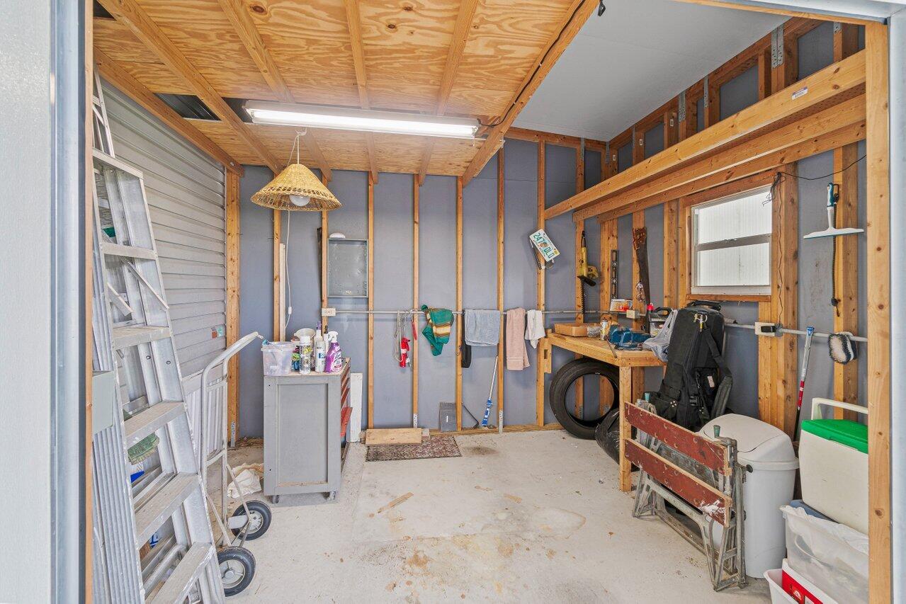 1541 Southwest 65th Avenue Boca Raton, FL 33428 - Photo 4 of 23 007-1541Southwest65thAvenue-BocaRaton-FL