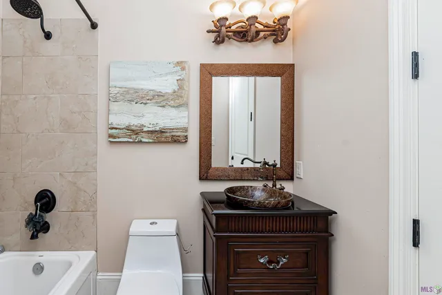 $950,000 | 9680 Comite Drive, Baker, LA 70714