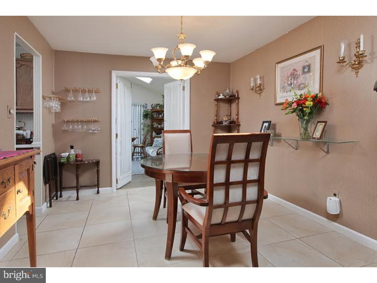 168 Oxford Road Delran, NJ 08075 - Photo 4 of 11 Gallery Image 4