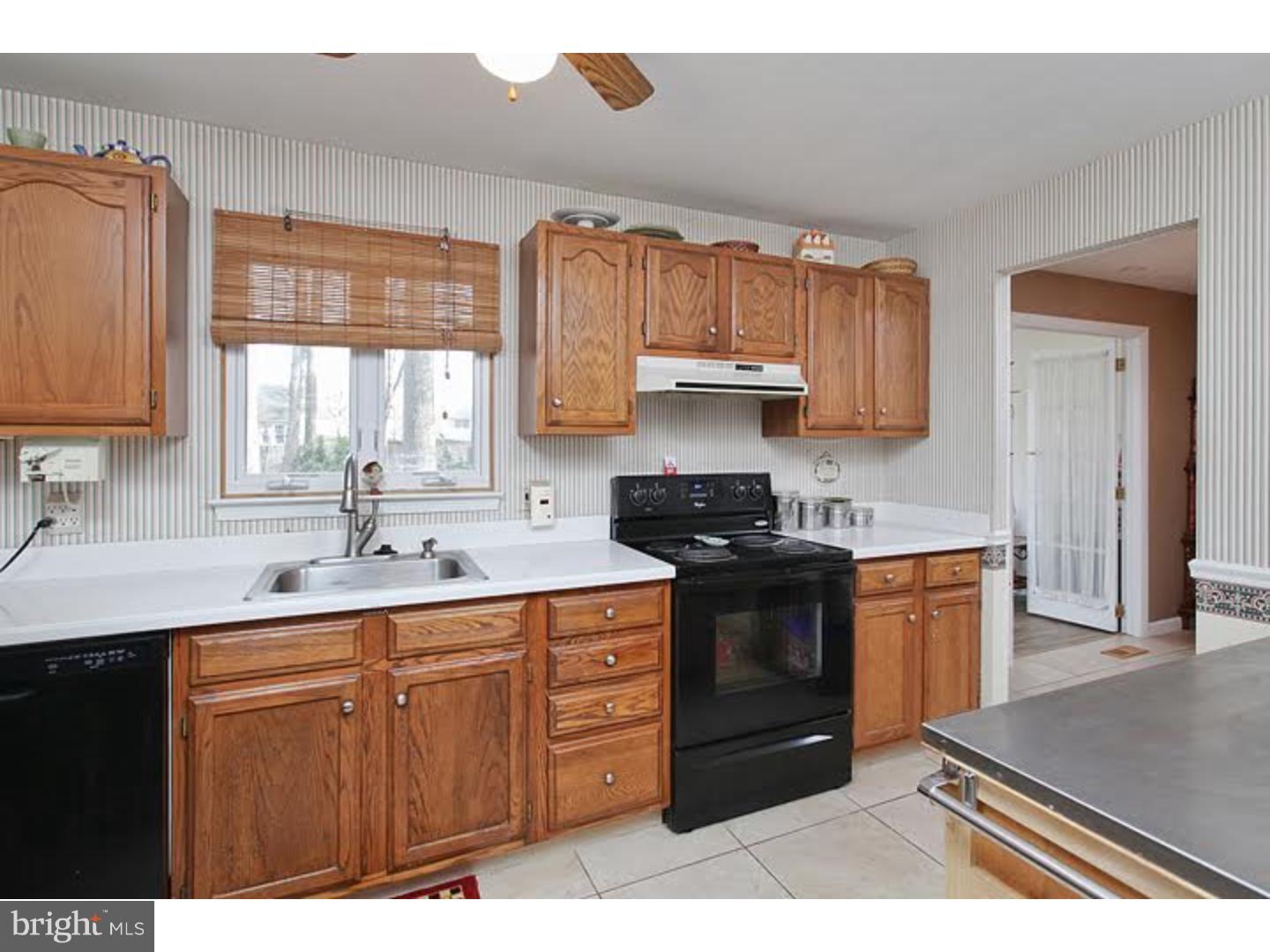 168 Oxford Road Delran, NJ 08075 - Photo 6 of 11 Gallery Image 6