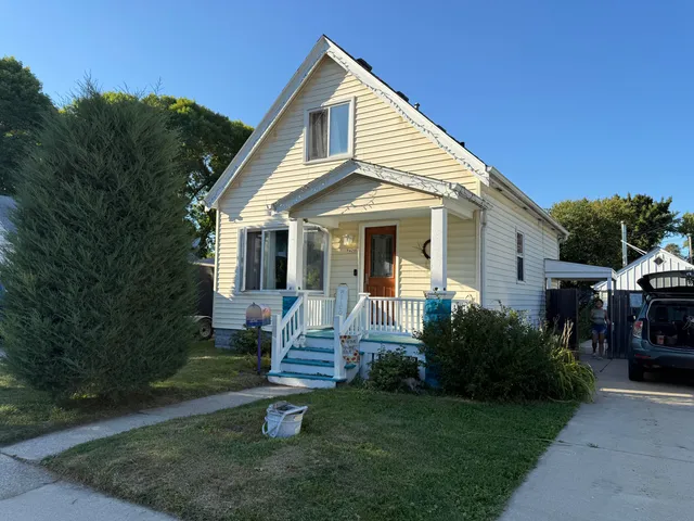 $219,900 | 9420 West Rogers Street, West Allis, WI 53227