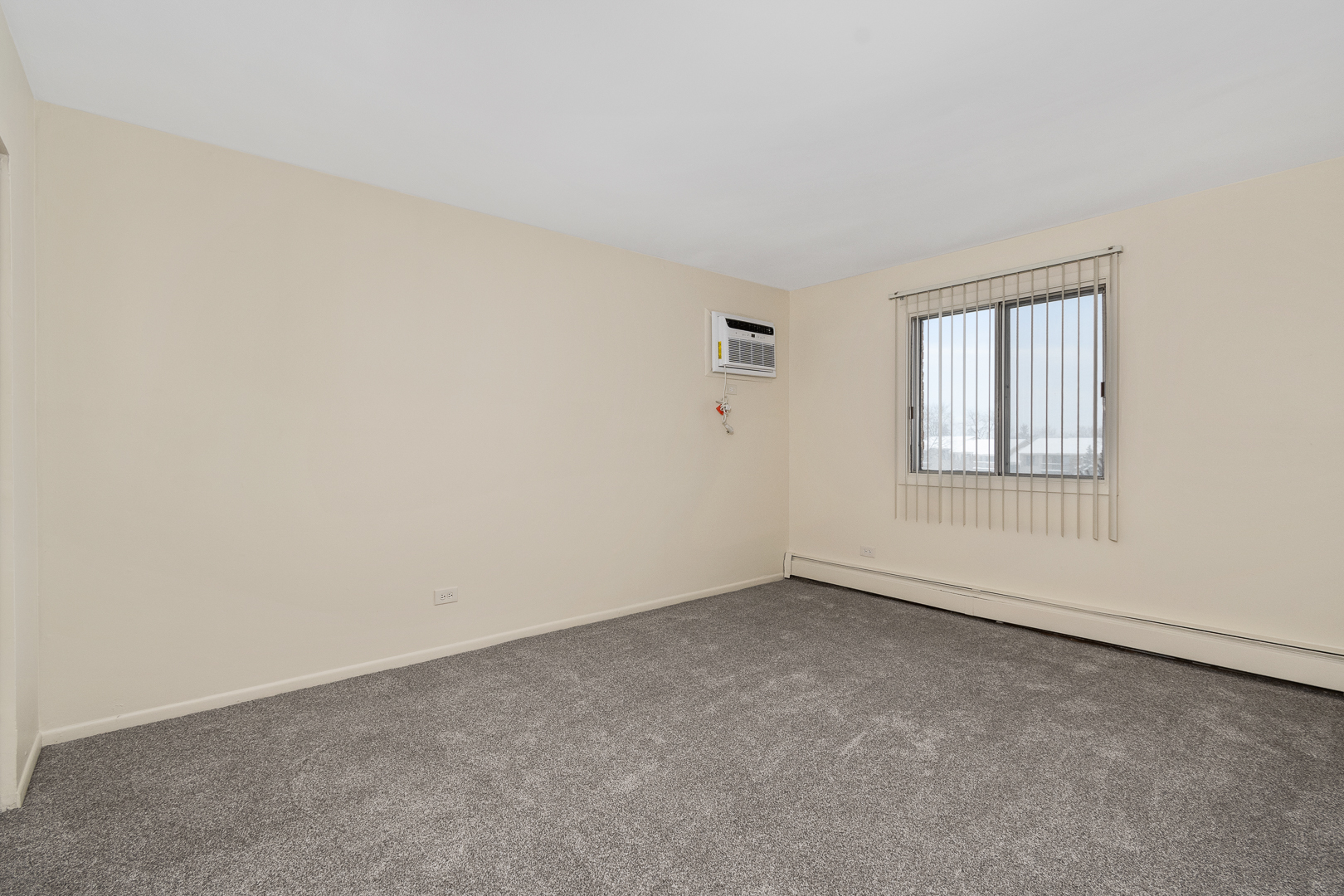 2529 Spring Street, Unit 2706 Woodridge, IL 60517 - Photo 12 of 19