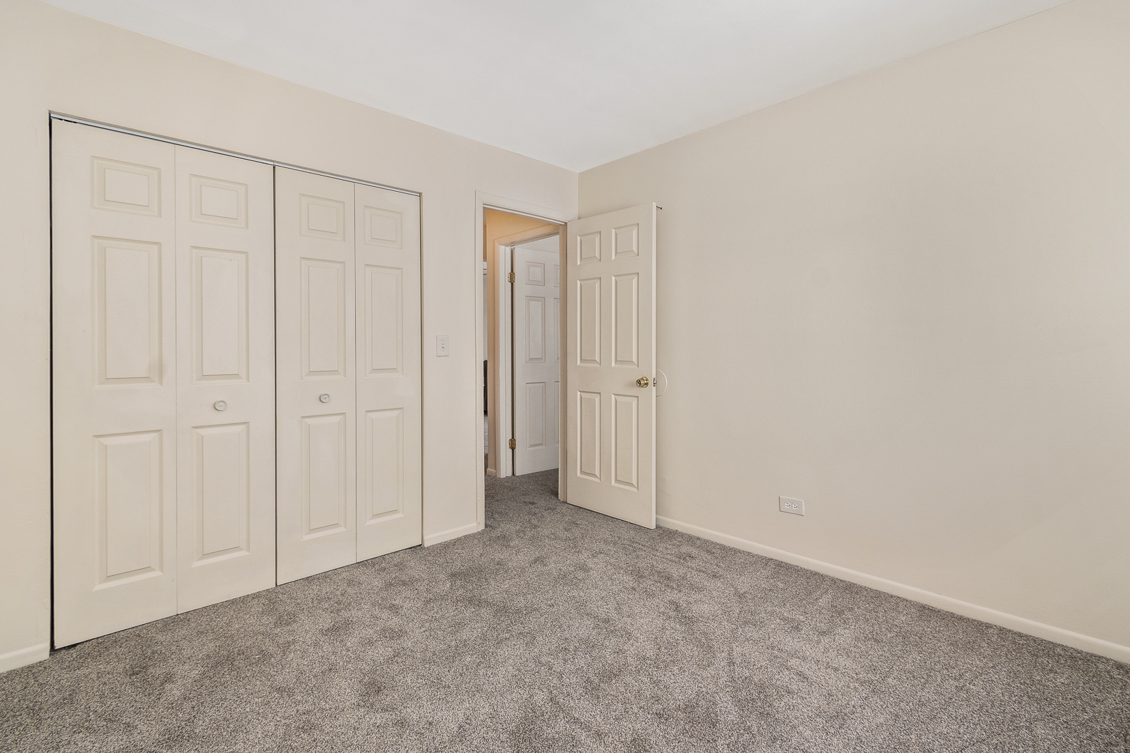 2529 Spring Street, Unit 2706 Woodridge, IL 60517 - Photo 13 of 19