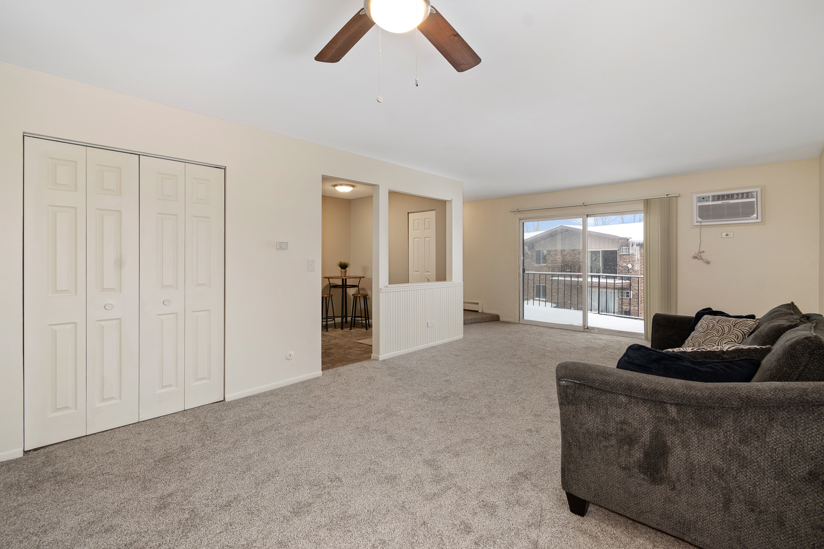 2529 Spring Street, Unit 2706 Woodridge, IL 60517 - Photo 5 of 19