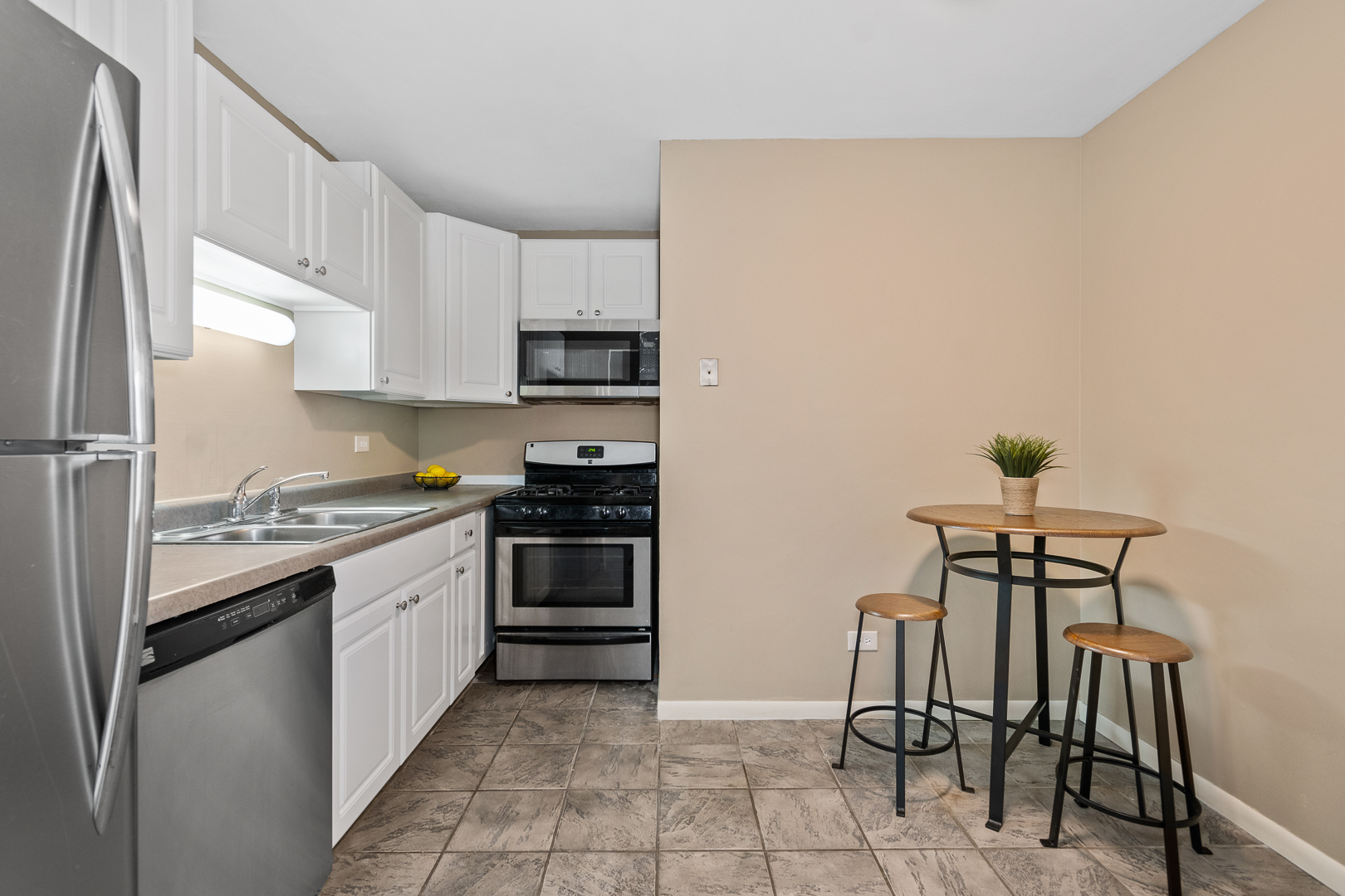 2529 Spring Street, Unit 2706 Woodridge, IL 60517 - Photo 9 of 19