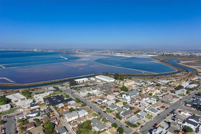 $936,500 | 570 Emory Street, Imperial Beach, CA 91932