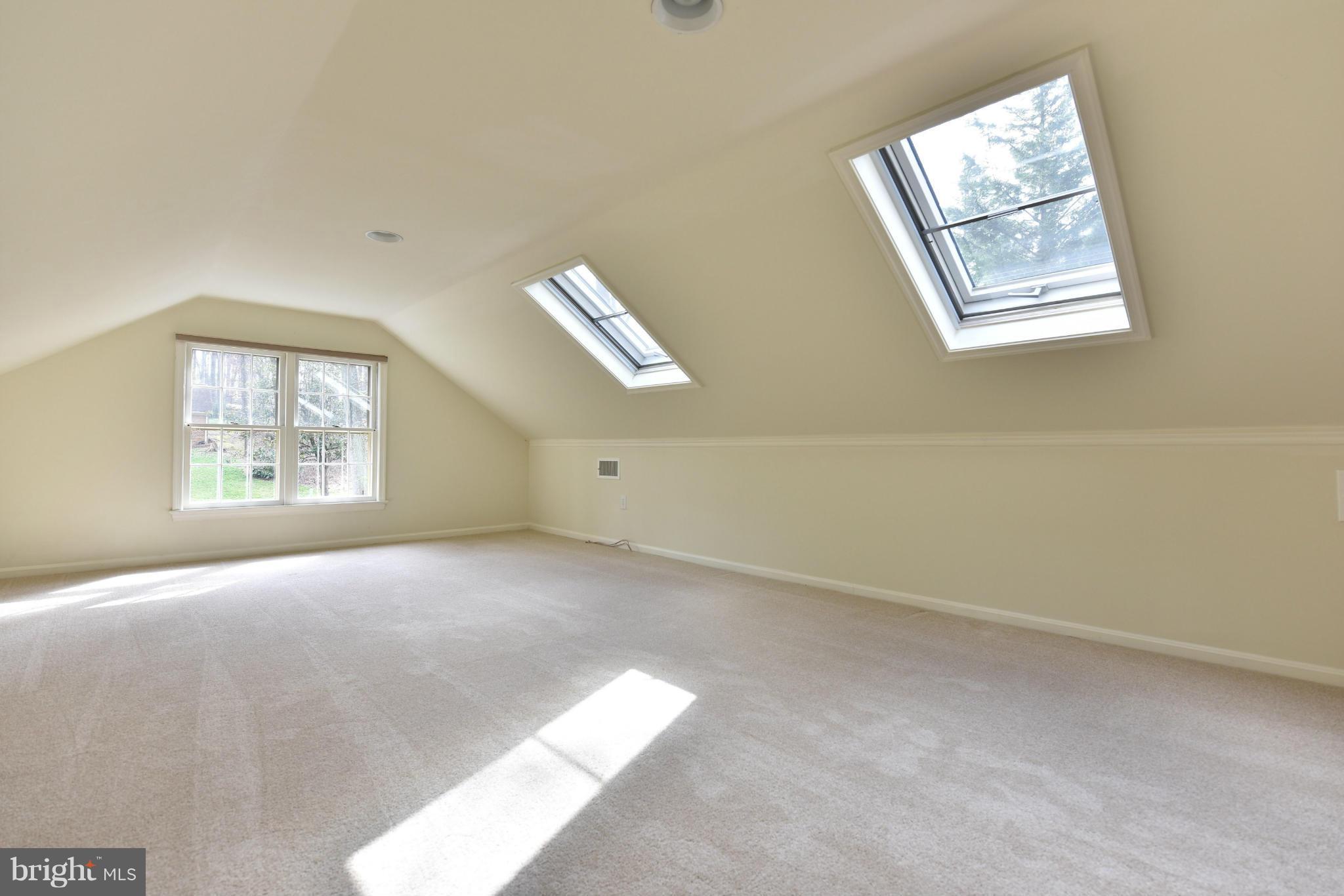 7704 Burford Drive McLean, VA 22102 - Photo 24 of 30 an empty room with windows