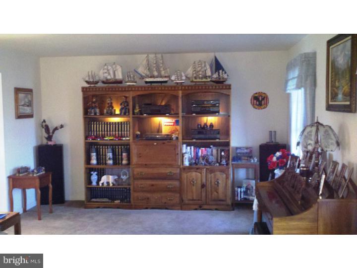 146 Miller Road Barto, PA 19504 - Photo 10 of 14 Living Room