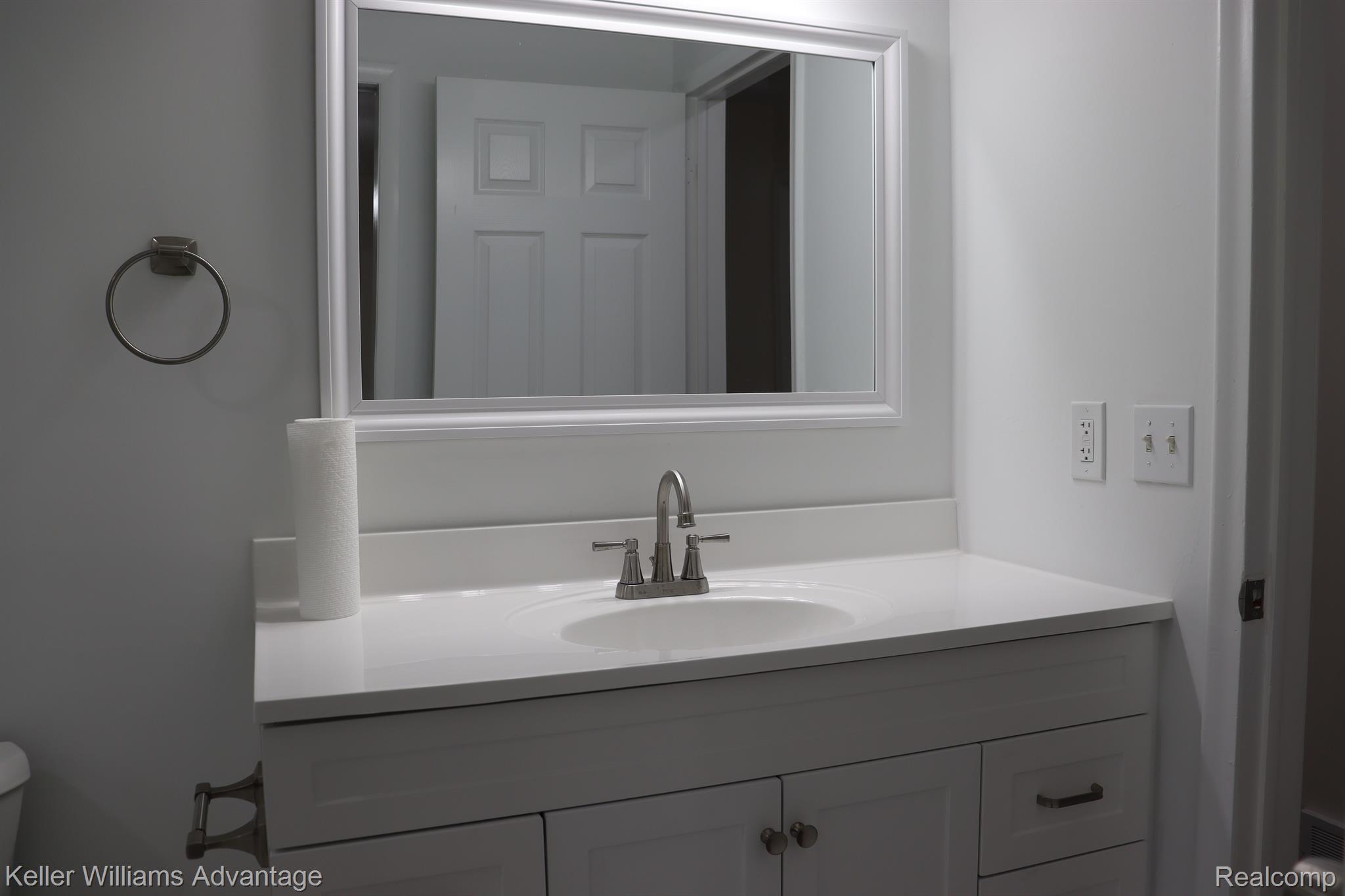 4378 West Carpenter Road Flint, MI 48504 - Photo 9 of 21 Gallery Image 9